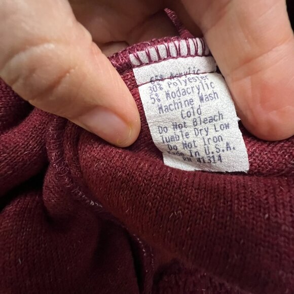 Men’s XL Maroon Sherpa Vest with Mickey Mouse – Disney Cozy & Stylish‎ - Picture 9 of 9